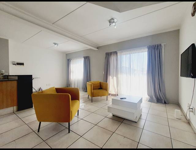 2 BEDROOM APARTMENT RENTED IN SUNNINGHILL